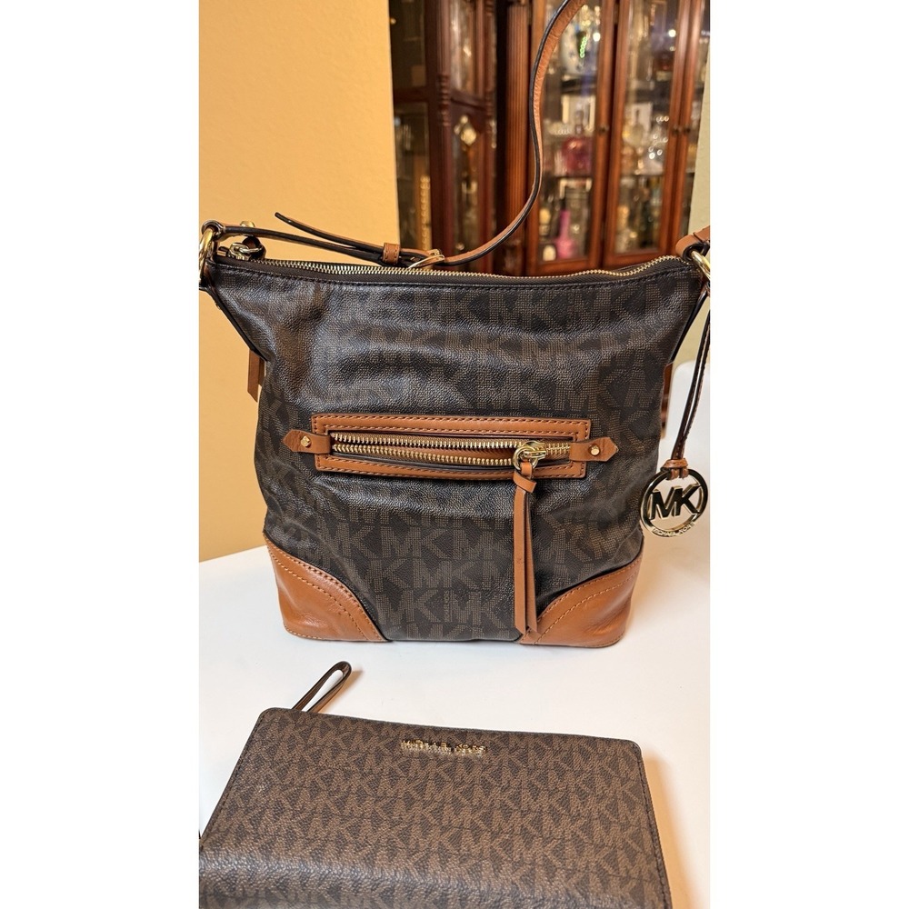 Michael Kors Signature MK Brown Shoulder Bag Purse Wallet Set PVC Leather